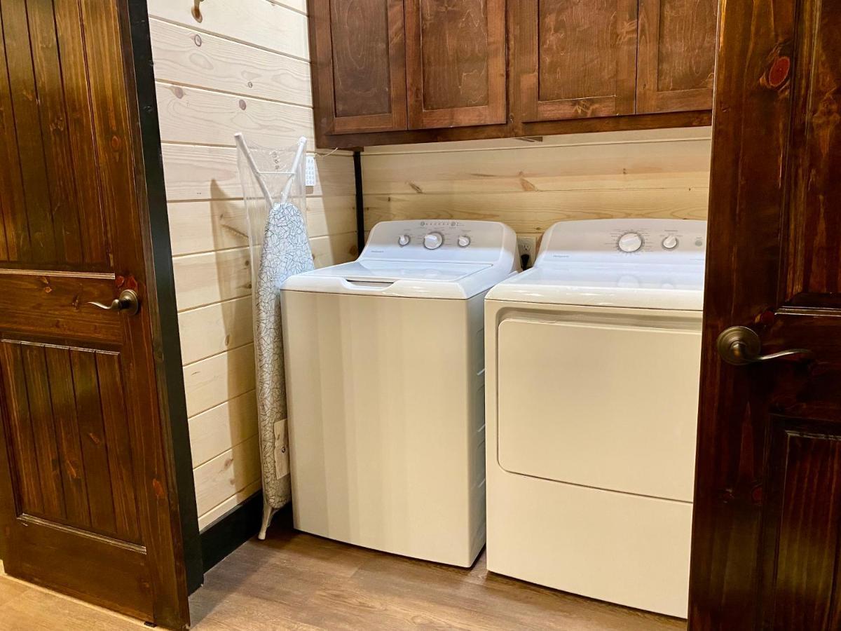 New Luxury Cabin, Hot Tub, Forest Views,Hotel Style Amenities Broken Bow Luaran gambar